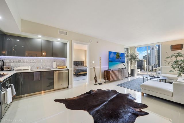 31 SE 6th St 2207, Miami, FL 33131