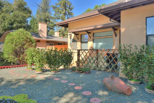 251 Middlefield Rd, Palo Alto, CA 94301