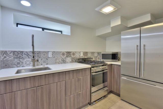 251 Middlefield Rd, Palo Alto, CA 94301