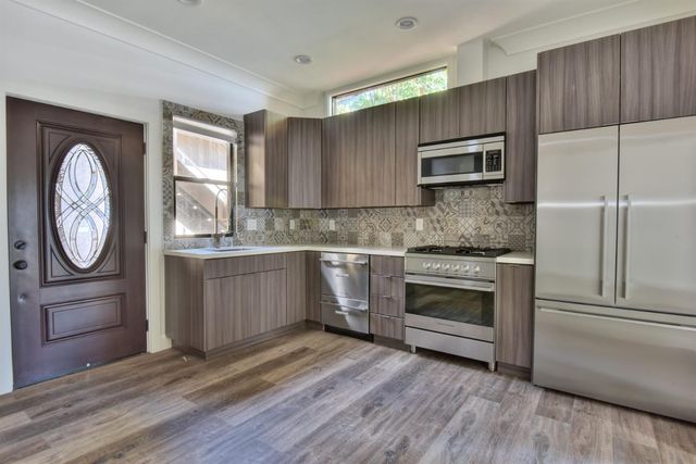 251 Middlefield Rd, Palo Alto, CA 94301