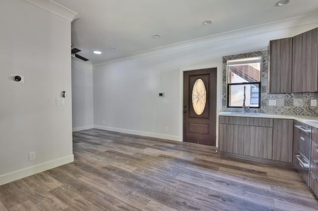 251 Middlefield Rd, Palo Alto, CA 94301