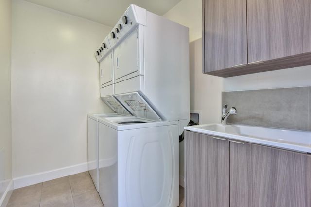 251 Middlefield Rd, Palo Alto, CA 94301