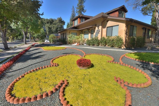 251 Middlefield Rd, Palo Alto, CA 94301