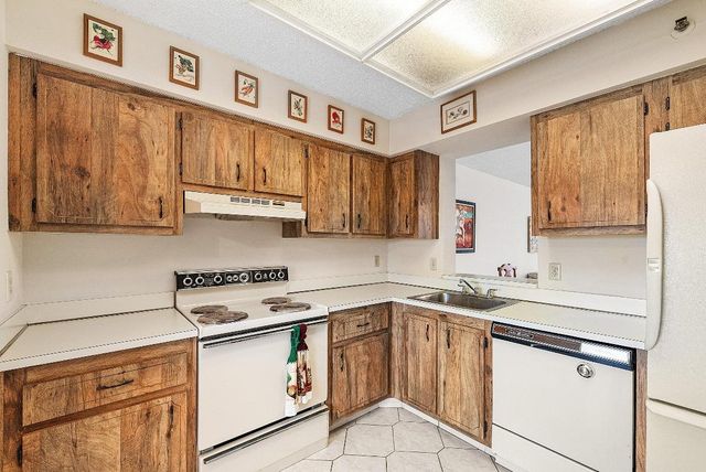 14623 Bonaire Boulevard 602, Delray Beach, FL 33446