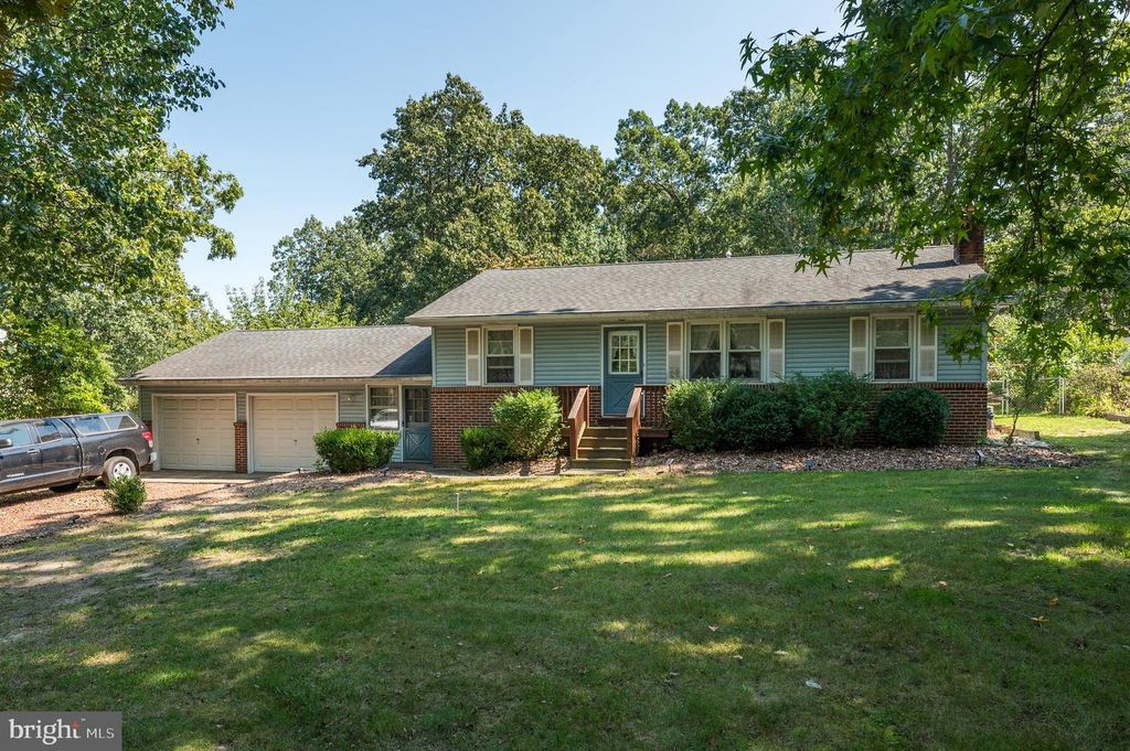 16 WOODSIDE DR, Tabernacle, NJ 08088