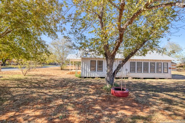 719 E Trinity, Pearsall, TX 78061