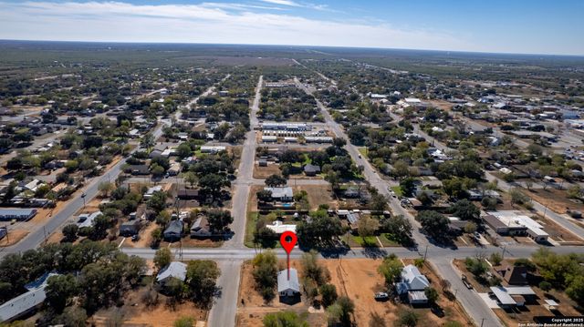 719 E Trinity, Pearsall, TX 78061