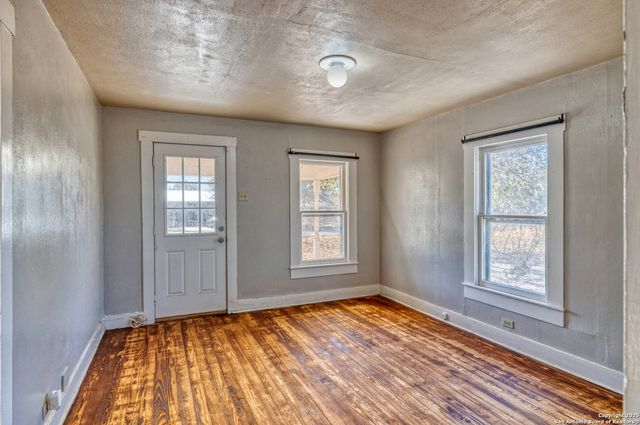 719 E Trinity, Pearsall, TX 78061