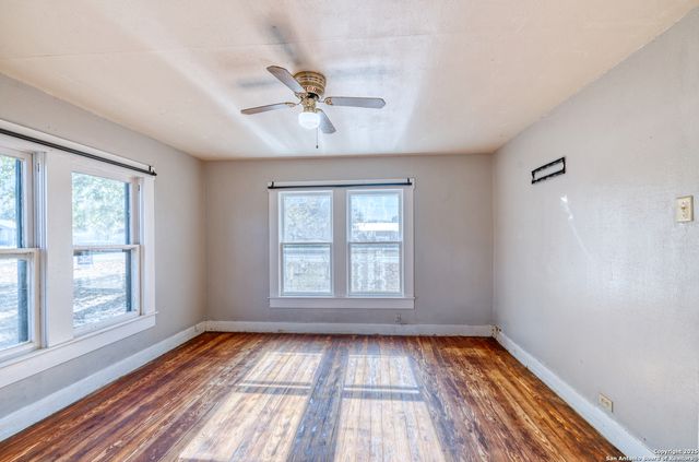 719 E Trinity, Pearsall, TX 78061