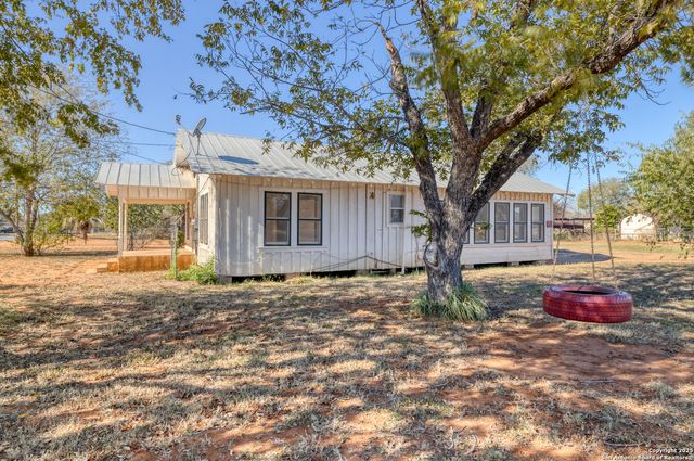 719 E Trinity, Pearsall, TX 78061