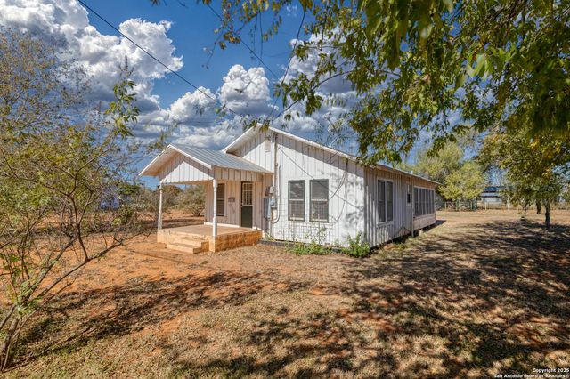 719 E Trinity, Pearsall, TX 78061