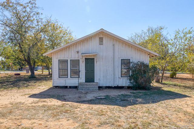 719 E Trinity, Pearsall, TX 78061