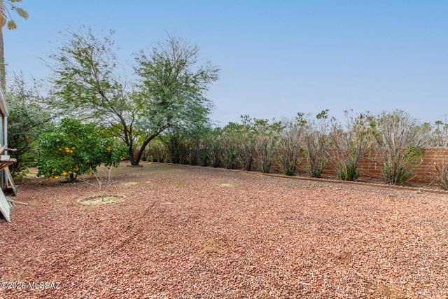 743 N Abrego Drive, Green Valley, AZ 85614