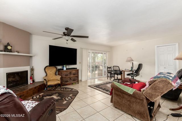 743 N Abrego Drive, Green Valley, AZ 85614