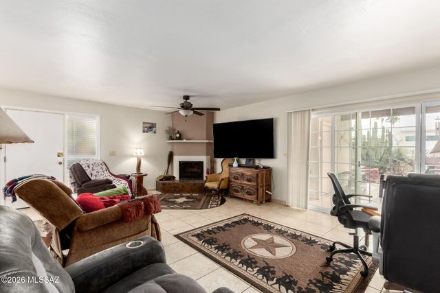 743 N Abrego Drive, Green Valley, AZ 85614