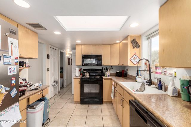 743 N Abrego Drive, Green Valley, AZ 85614