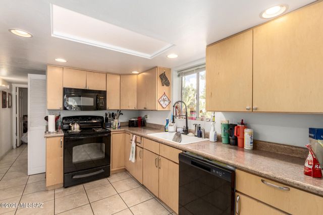 743 N Abrego Drive, Green Valley, AZ 85614