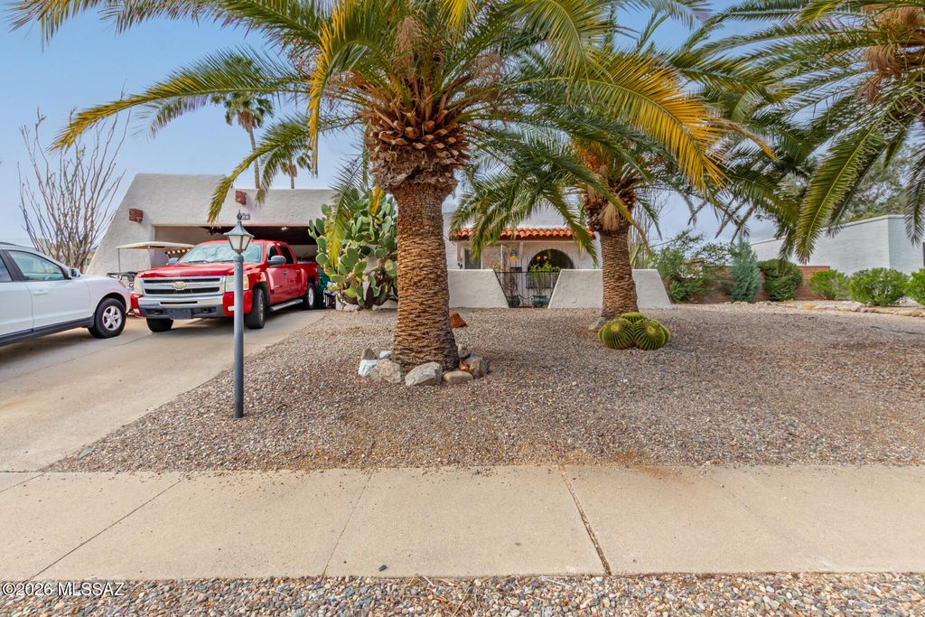 743 N Abrego Drive, Green Valley, AZ 85614