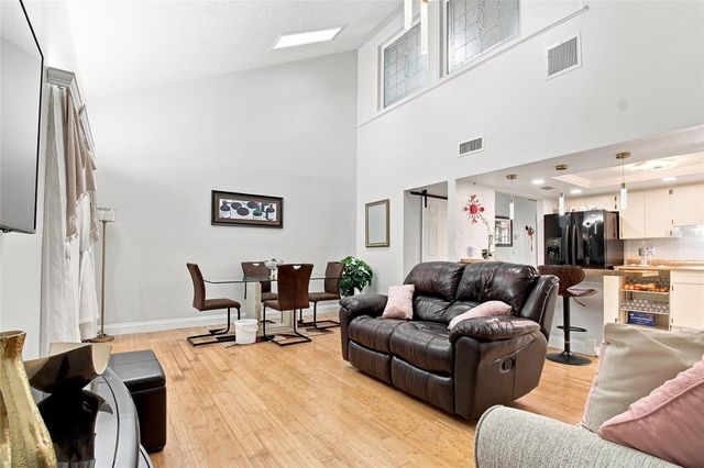 5304 BRADBURY COURT, Tampa, FL 33624