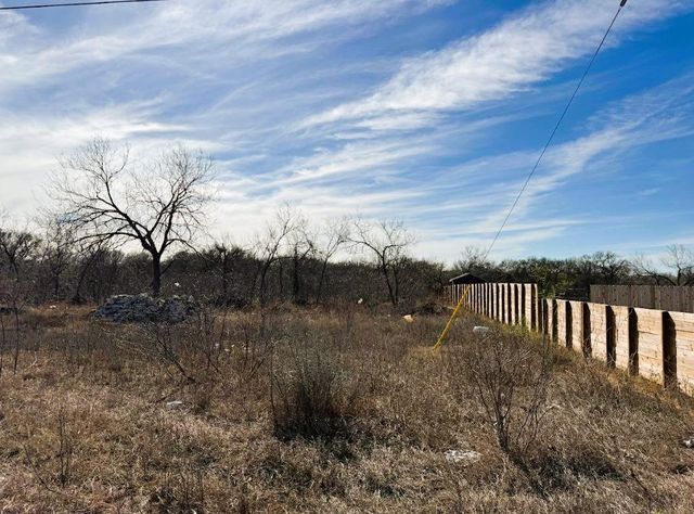 133 Blushing DR, Cedar Creek, TX 78612