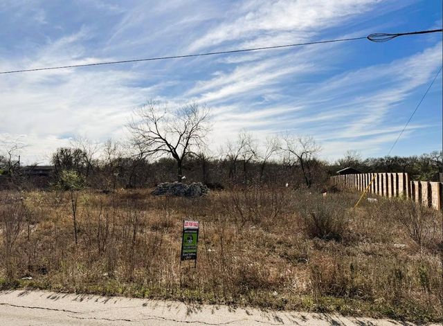 133 Blushing DR, Cedar Creek, TX 78612