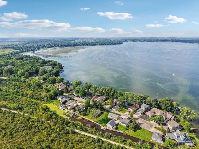 W8135 Elm Point Road, Lake Mills, WI 53551