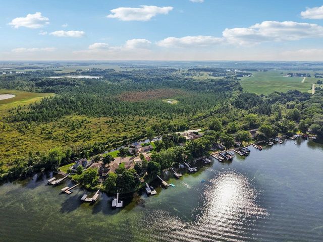 W8135 Elm Point Road, Lake Mills, WI 53551