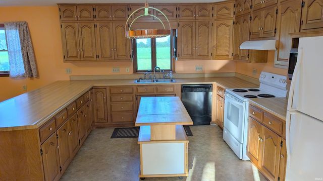 7205 S State Road 1, Bluffton, IN 46714