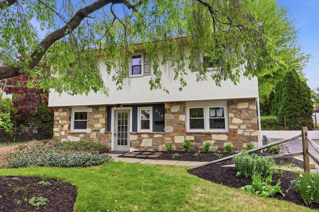 918 NEW HOPE ST, Norristown, PA 19401