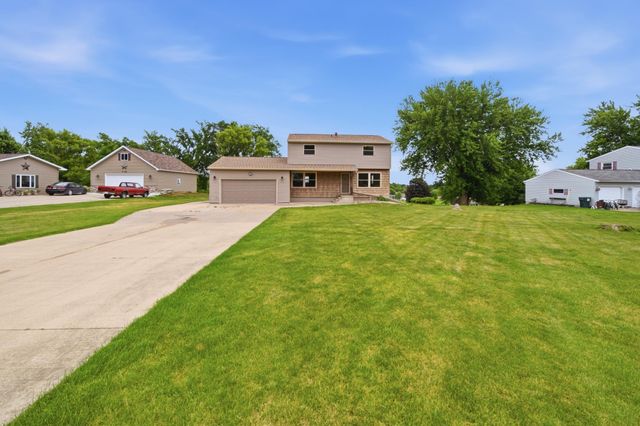 720 Campbell Court, Pine Island, MN 55963