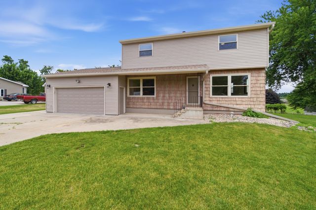 720 Campbell Court, Pine Island, MN 55963