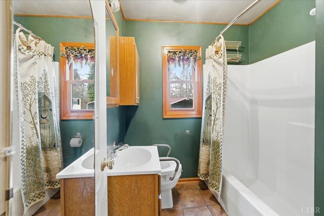 314 Dogwood Lane, Hurt, VA 24563