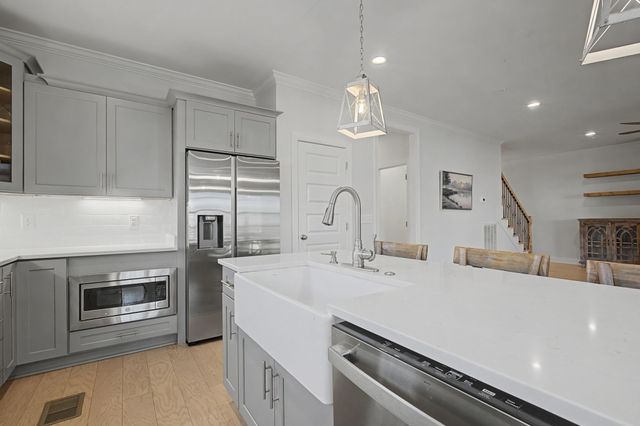 101 Bledsoe Dr, Hendersonville, TN 37075