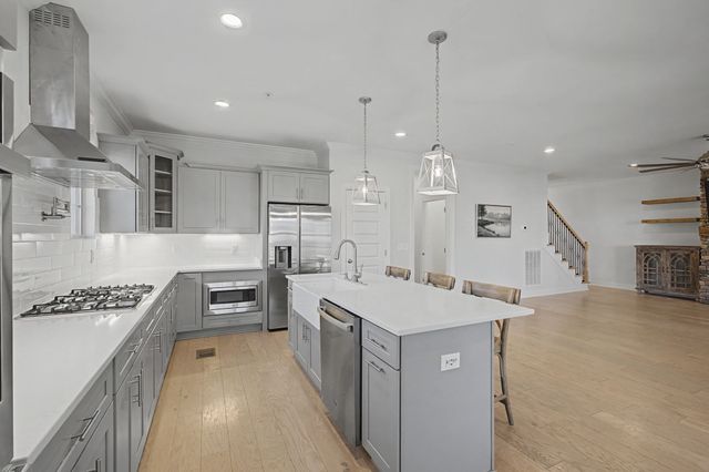 101 Bledsoe Dr, Hendersonville, TN 37075