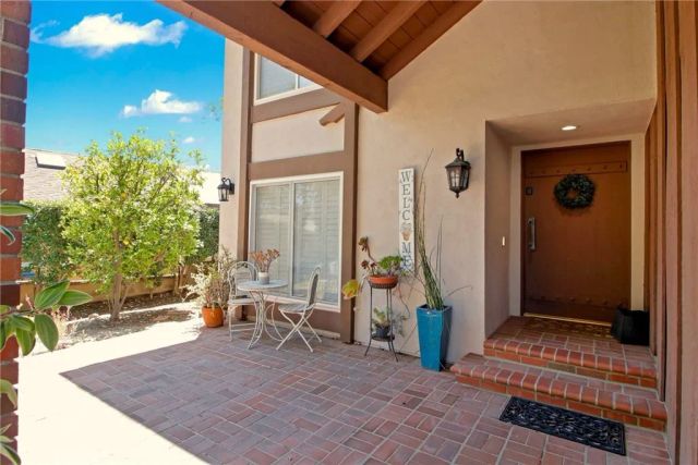 2357 Lawnview Court, Simi Valley, CA 93065