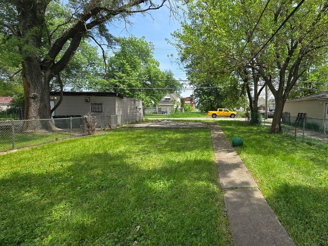 15213 Turlington Avenue, Harvey, IL 60426