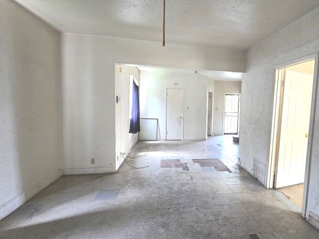 15213 Turlington Avenue, Harvey, IL 60426