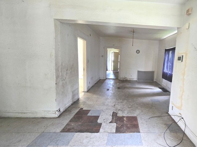 15213 Turlington Avenue, Harvey, IL 60426