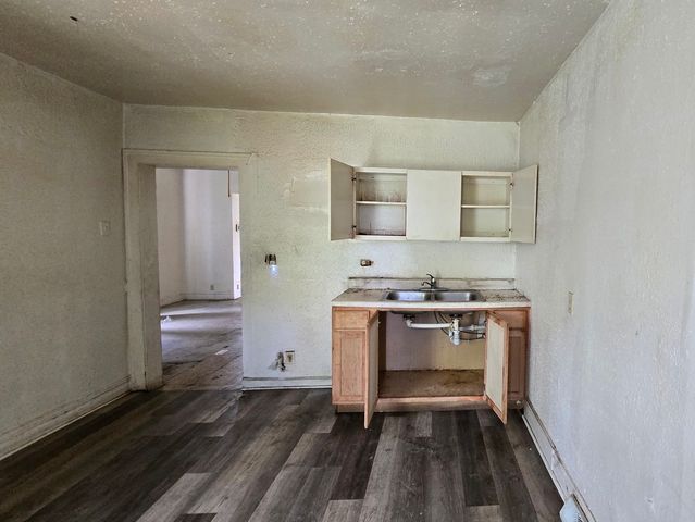 15213 Turlington Avenue, Harvey, IL 60426