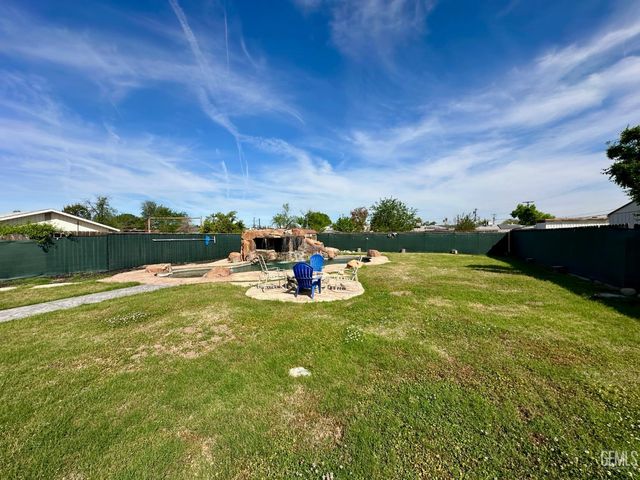 10404 Enger Street, Bakersfield, CA 93312