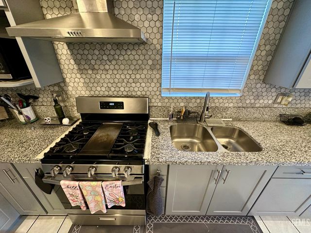 10404 Enger Street, Bakersfield, CA 93312