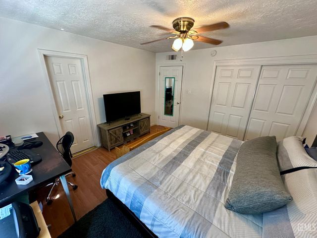 10404 Enger Street, Bakersfield, CA 93312