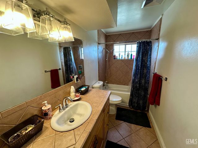 10404 Enger Street, Bakersfield, CA 93312