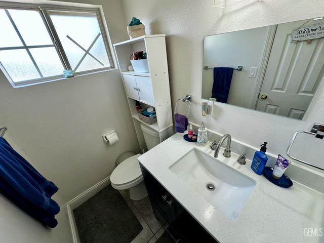 10404 Enger Street, Bakersfield, CA 93312