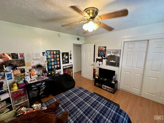 10404 Enger Street, Bakersfield, CA 93312