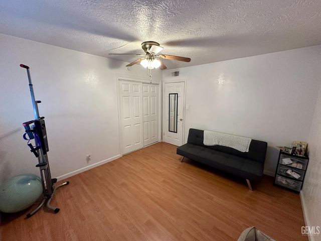 10404 Enger Street, Bakersfield, CA 93312