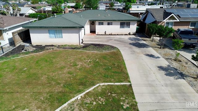 10404 Enger Street, Bakersfield, CA 93312