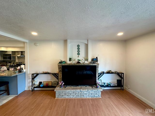 10404 Enger Street, Bakersfield, CA 93312