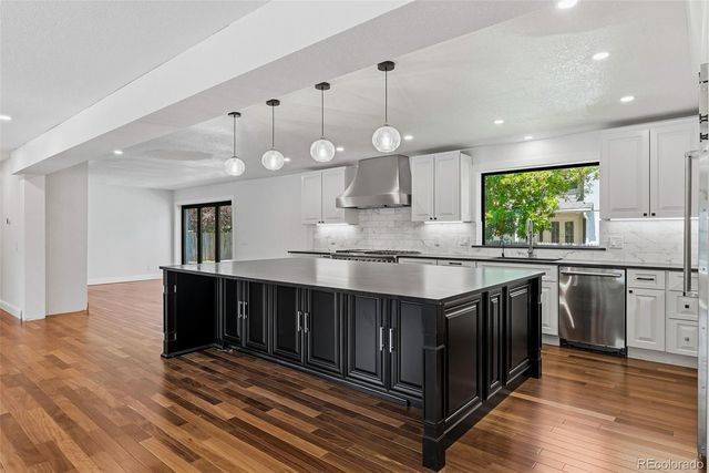 5557 S Hillside Street, Greenwood Village, CO 80111