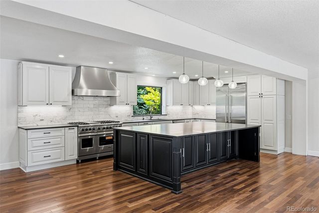 5557 S Hillside Street, Greenwood Village, CO 80111
